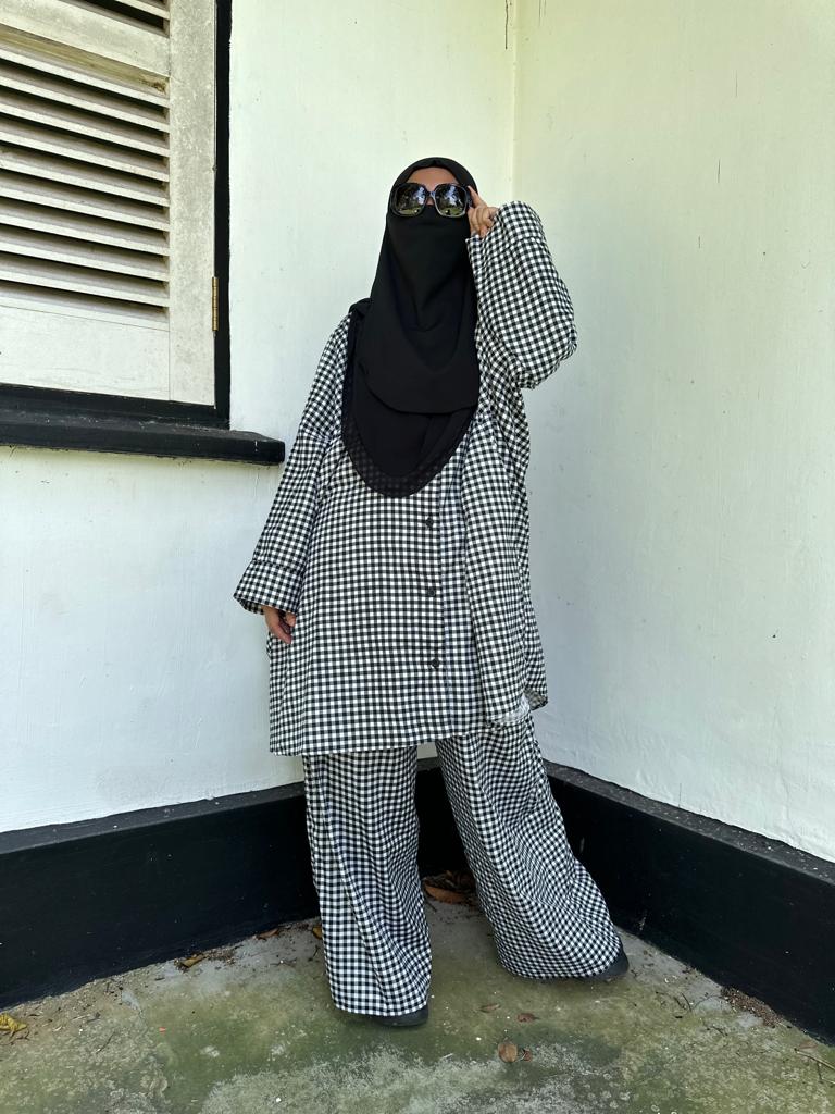 Monochrome Pant Suit (with buttons)