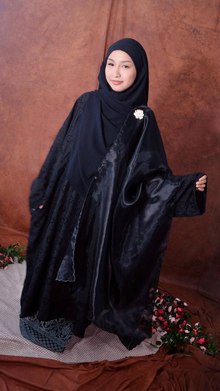 Ratna Kurung Songket