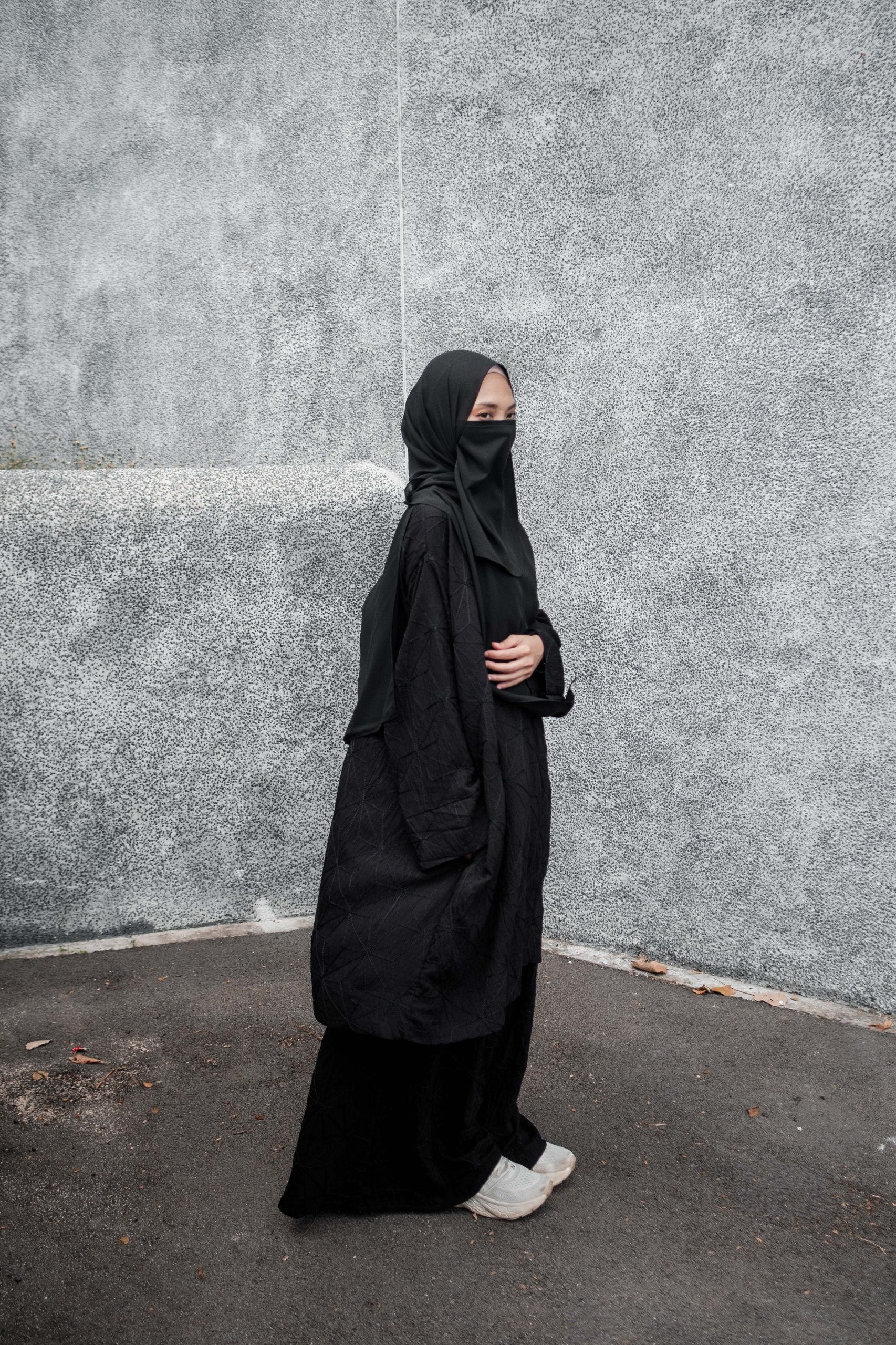 Anggun Embroidery Skirt Set