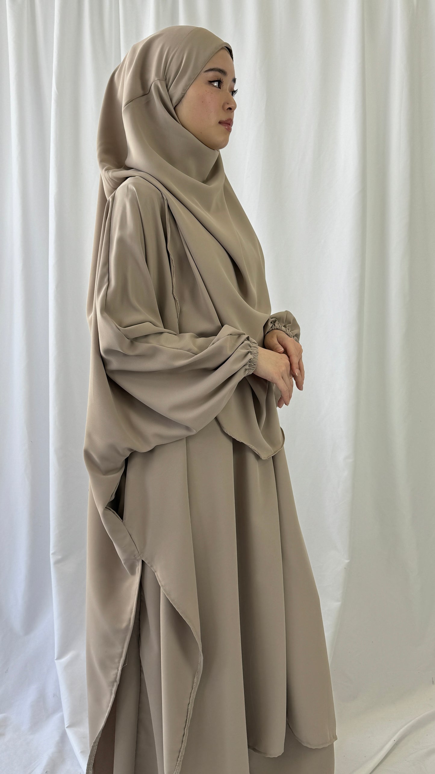 Layla Pant Suit w/ Khimar