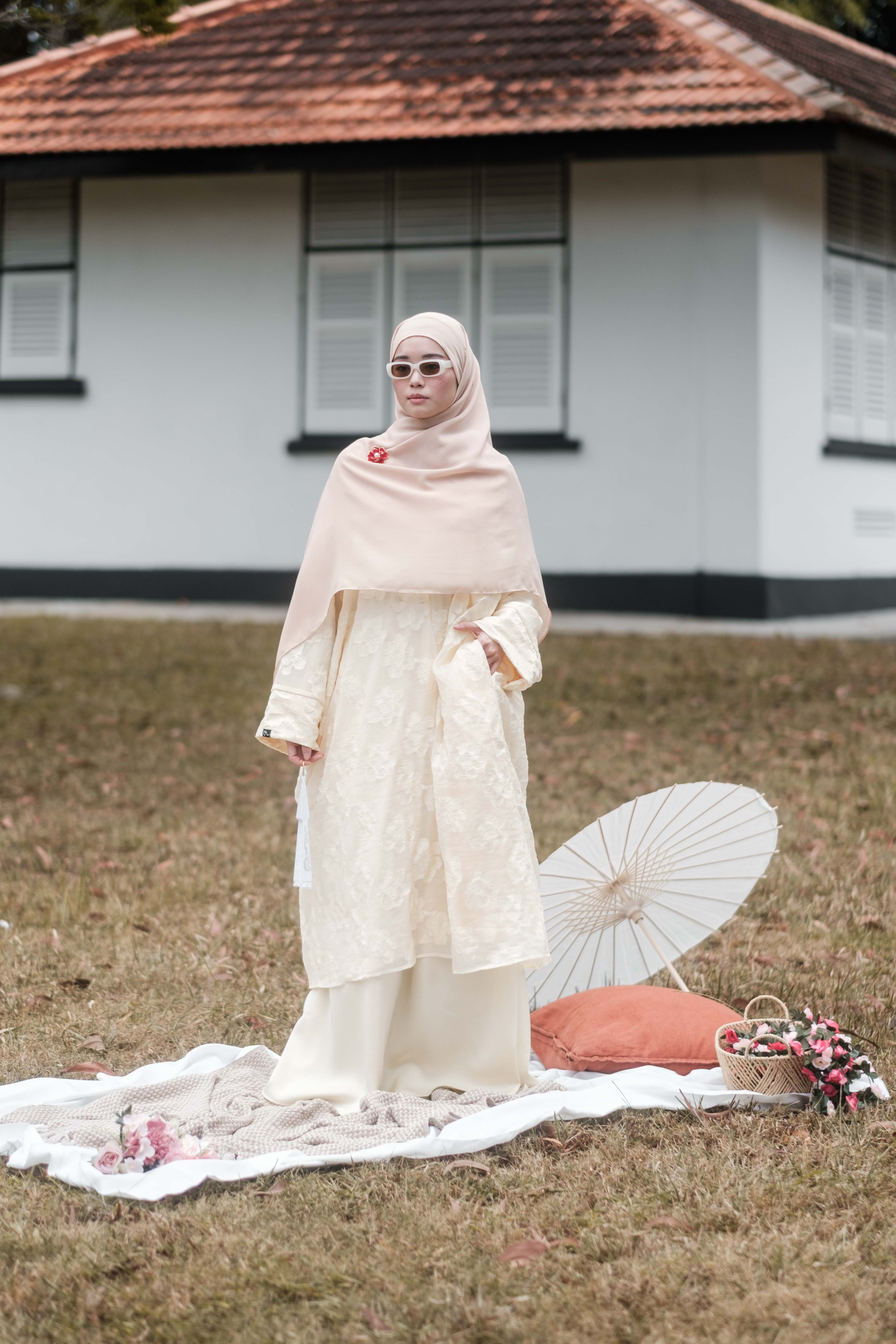 Liora Kurung