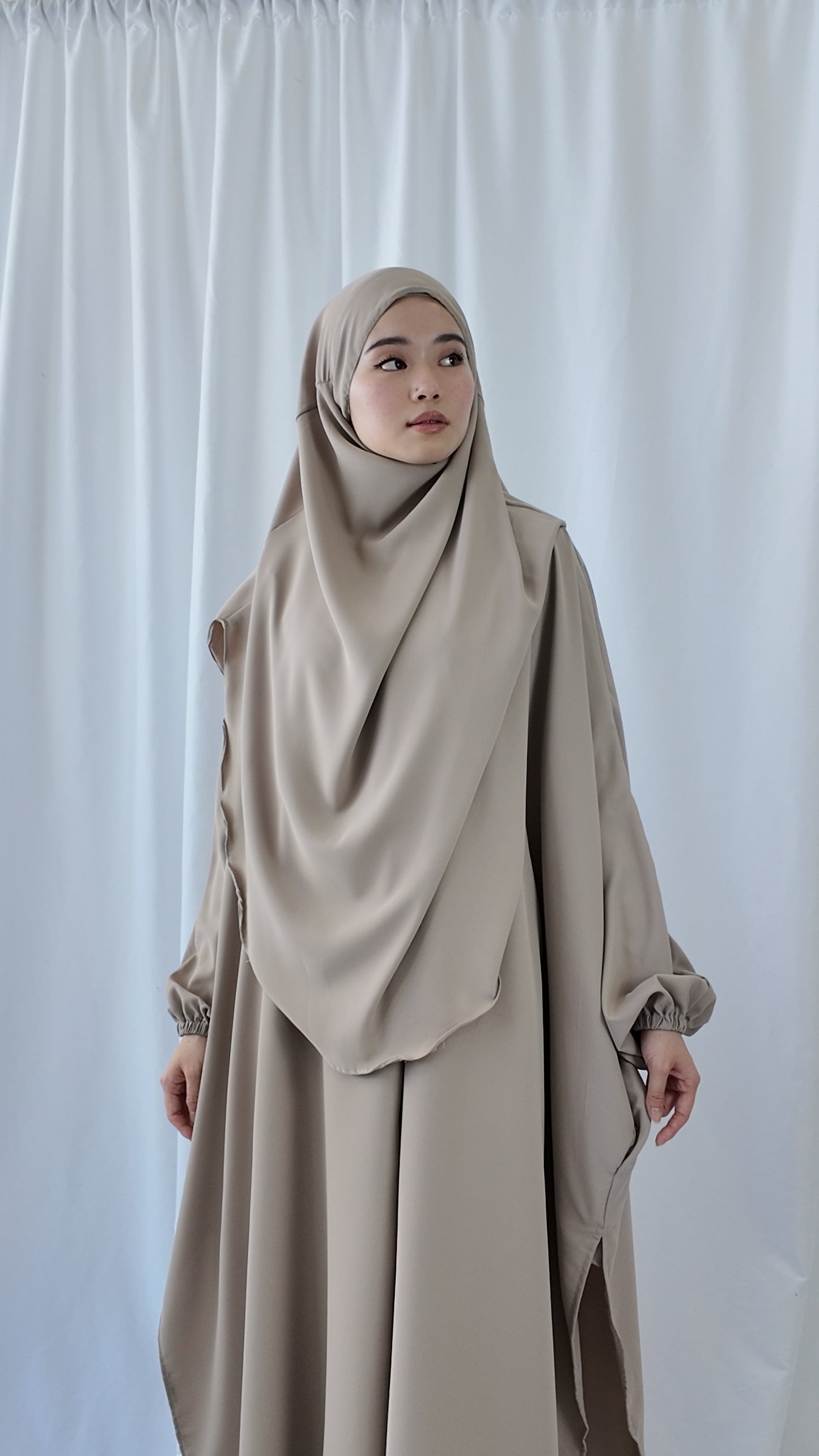 Layla Pant Suit w/ Khimar