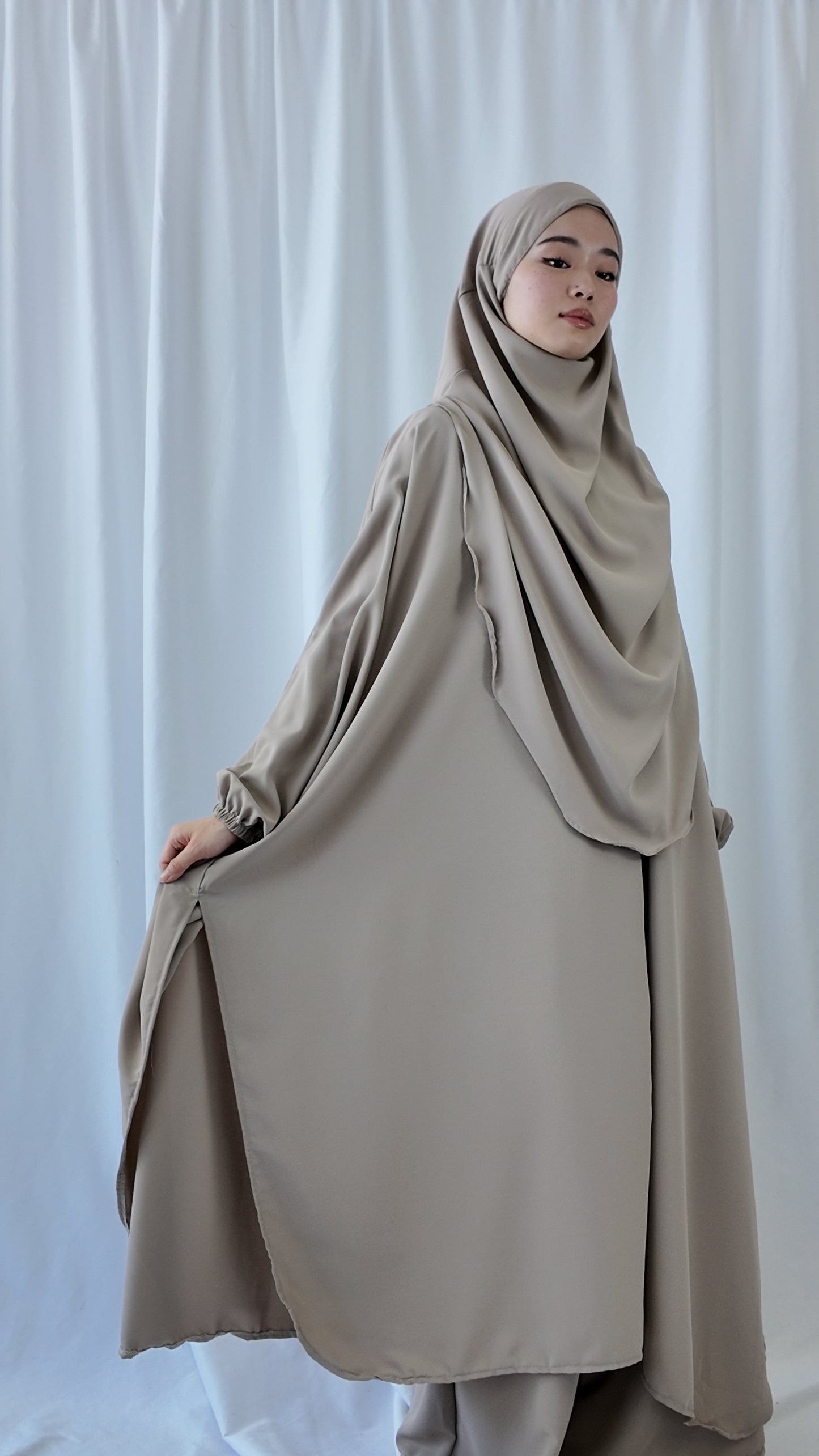 Layla Pant Suit w/ Khimar