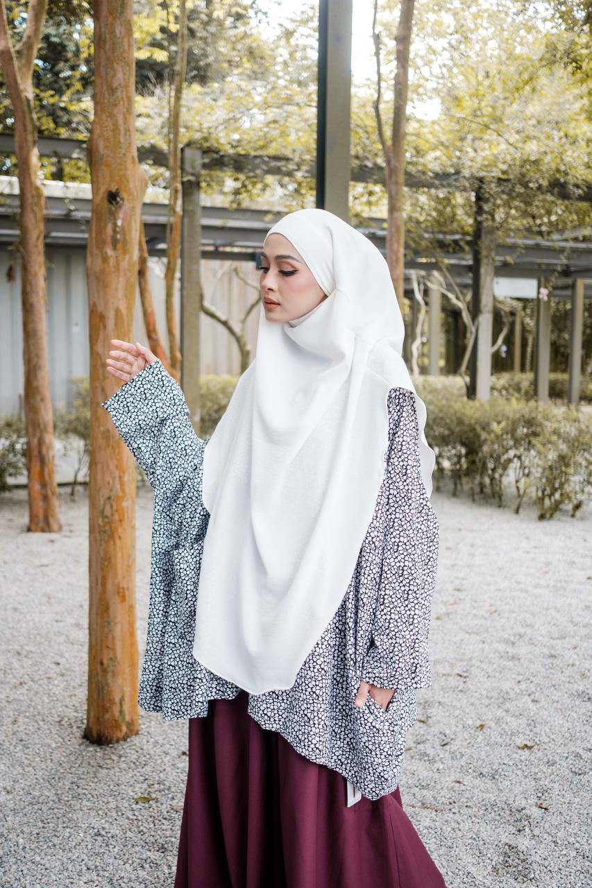 Yana Top Monochrome Series