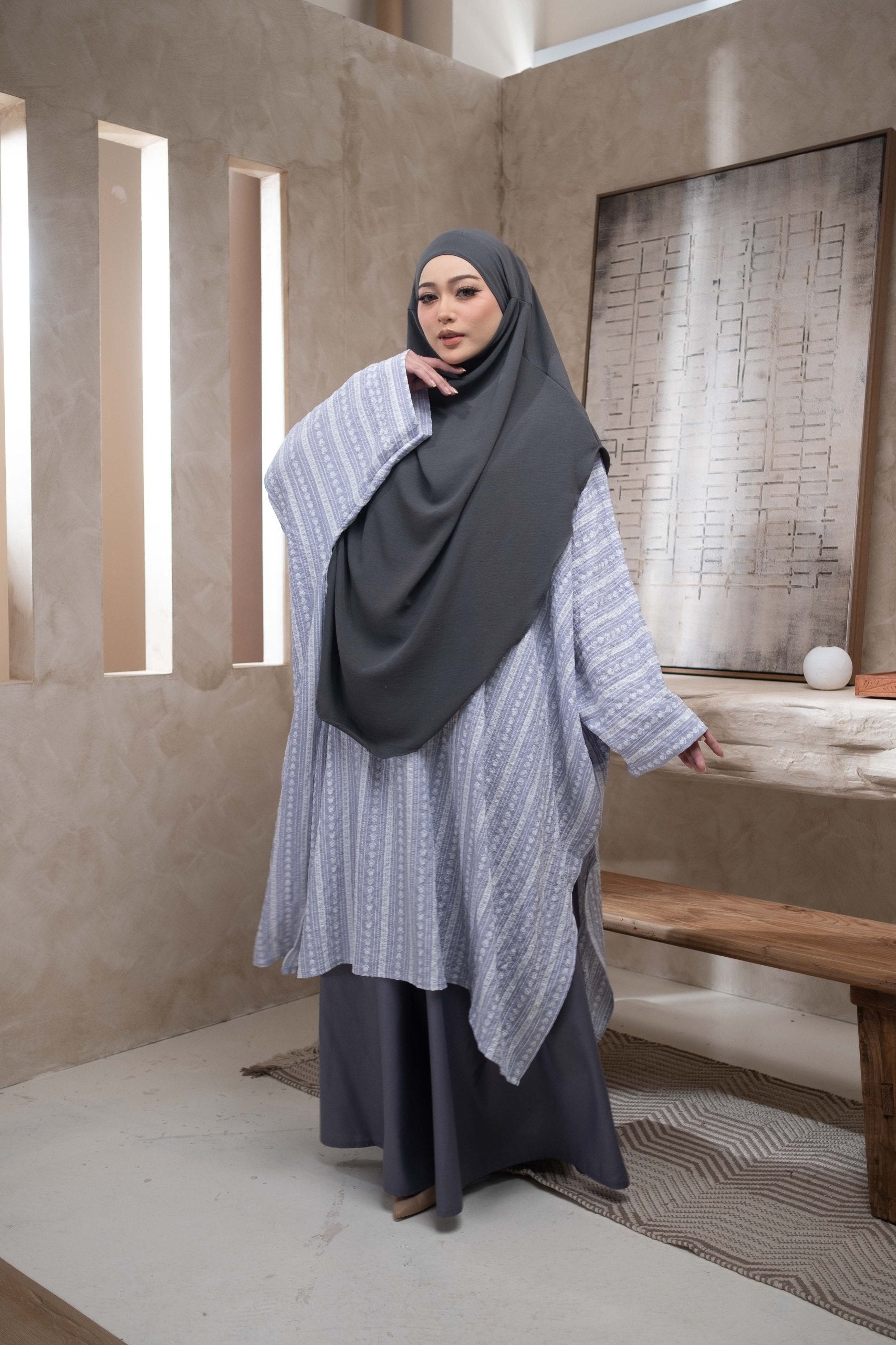 Nur Batwing Top