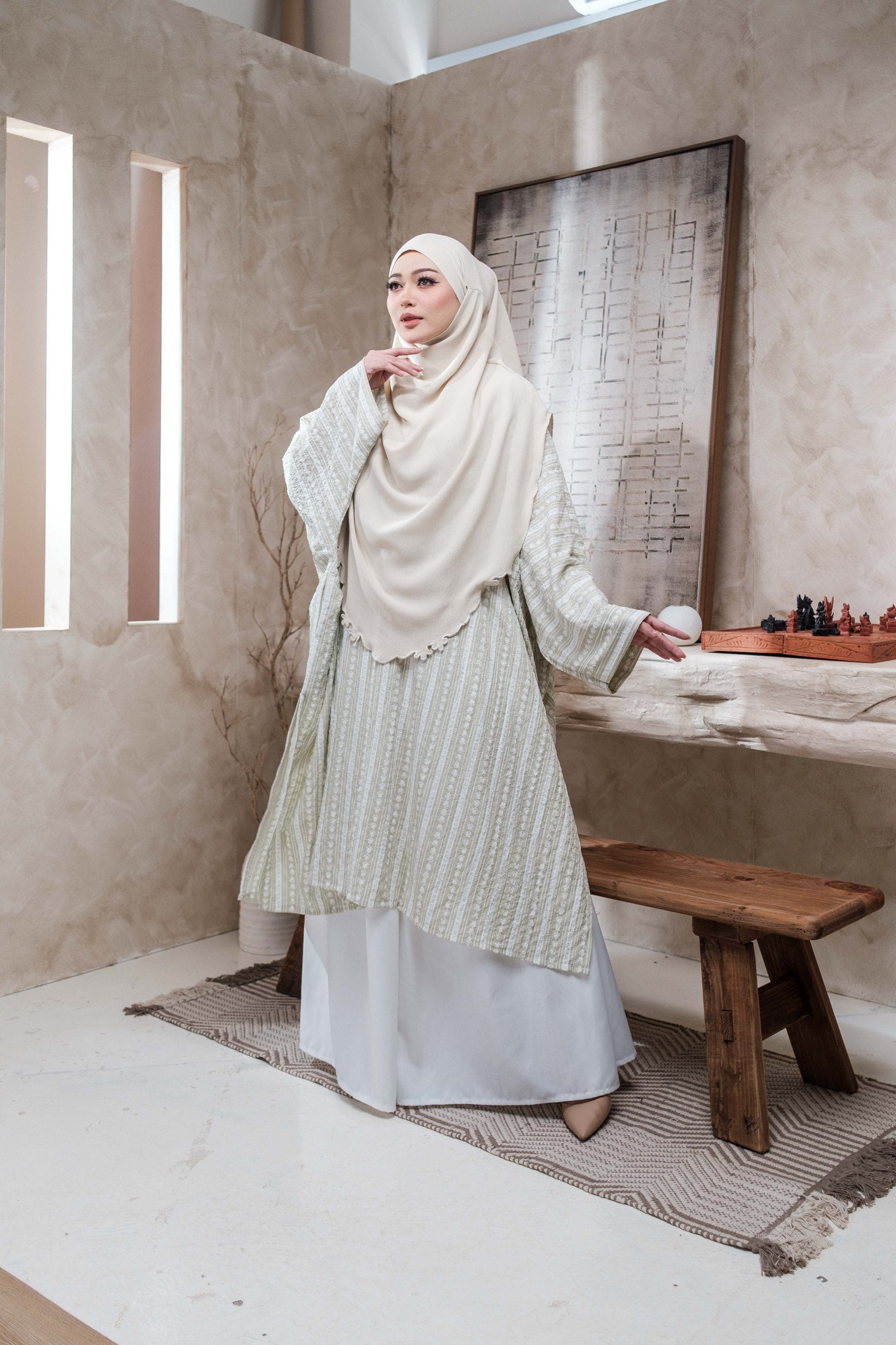 Nur Batwing Top