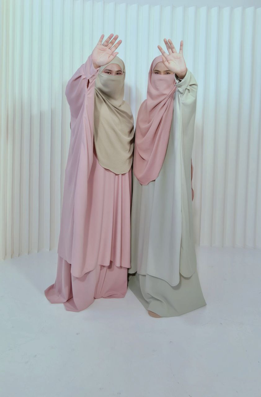 Emma Skirt Set (Silk Lexus)