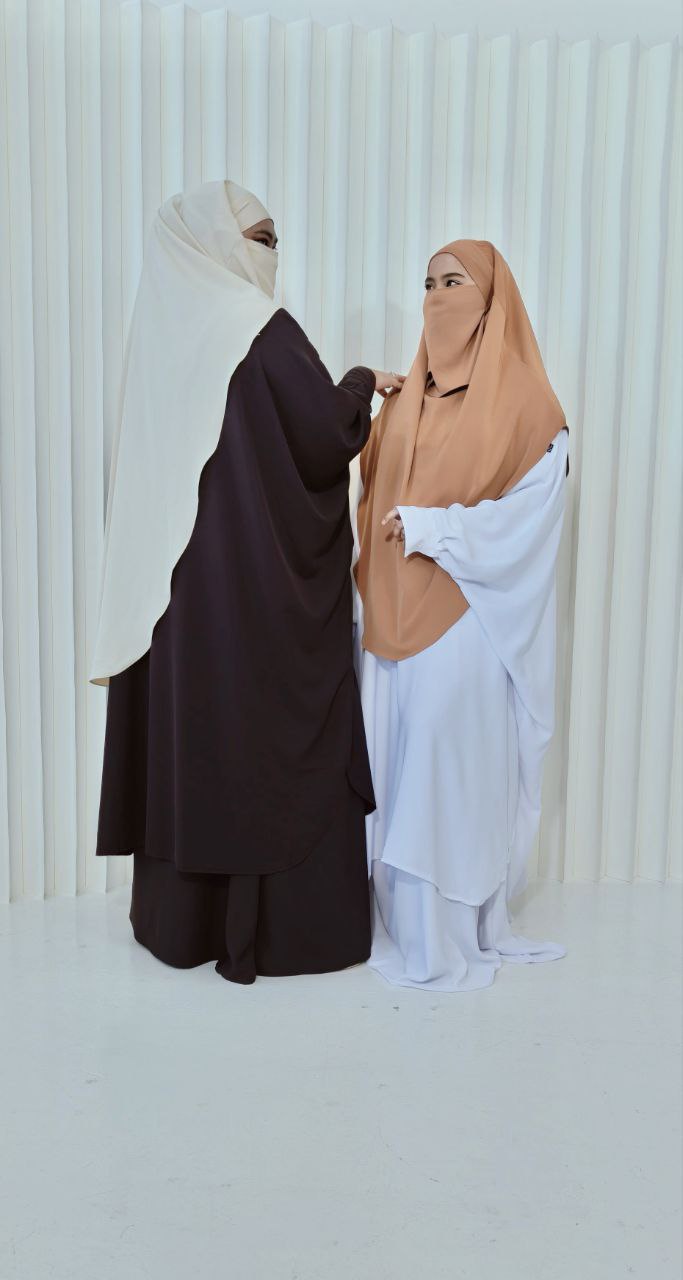 Emma Skirt Set (Silk Lexus)