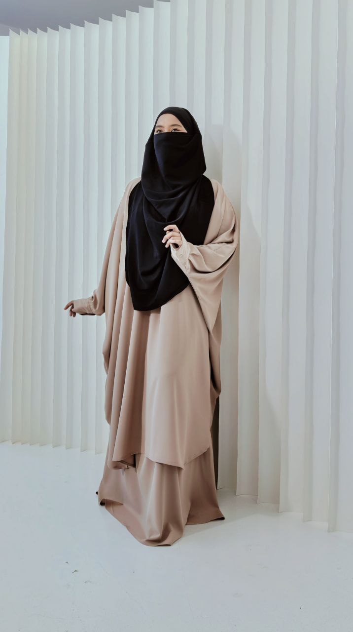 Emma Skirt Set (Silk Lexus)